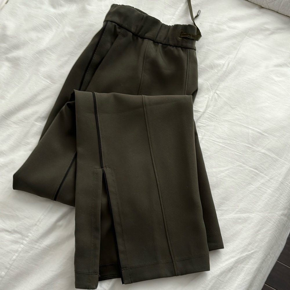Lululemon green pants size 6